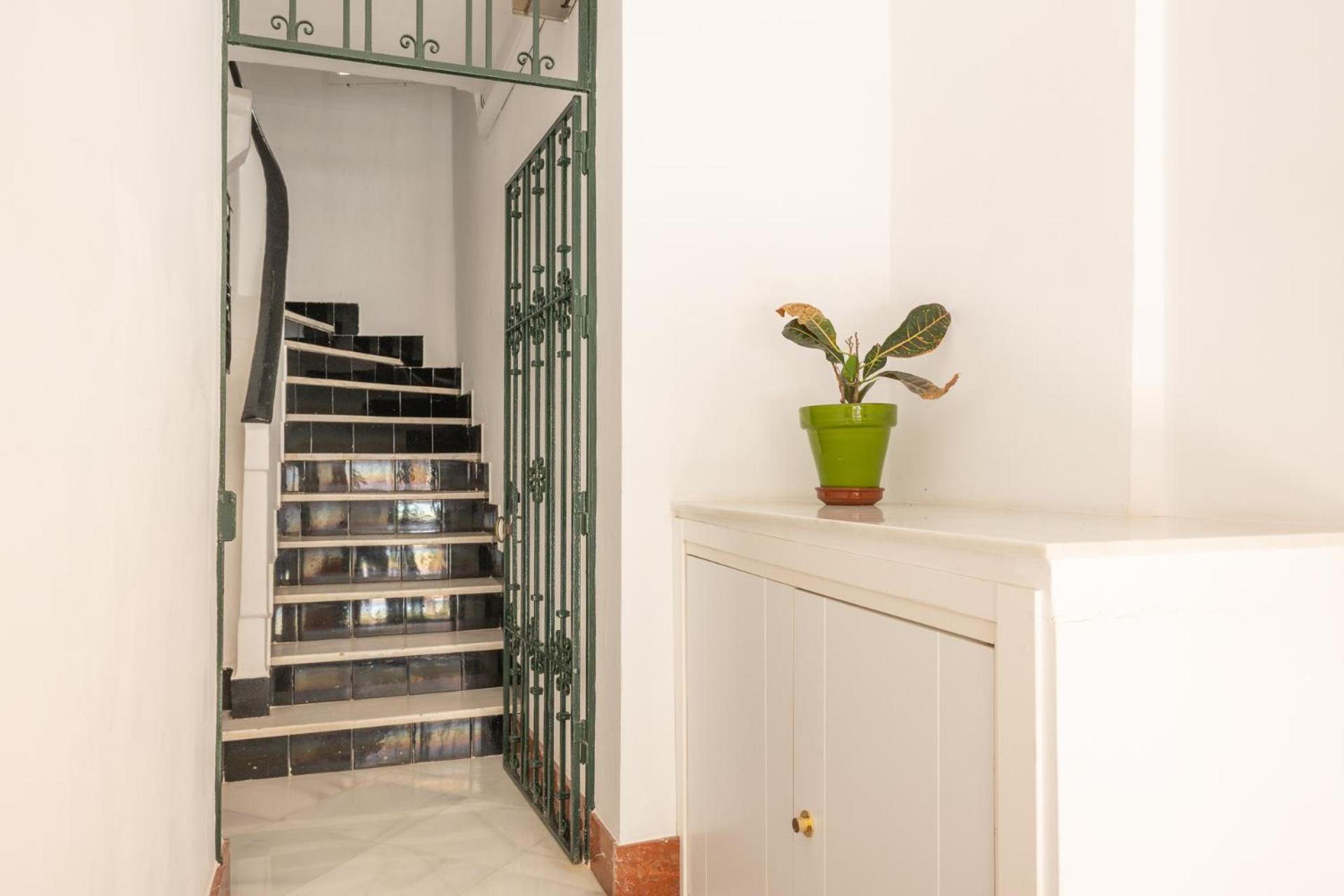 2 Bedroom Virgen De Begona Sevilla