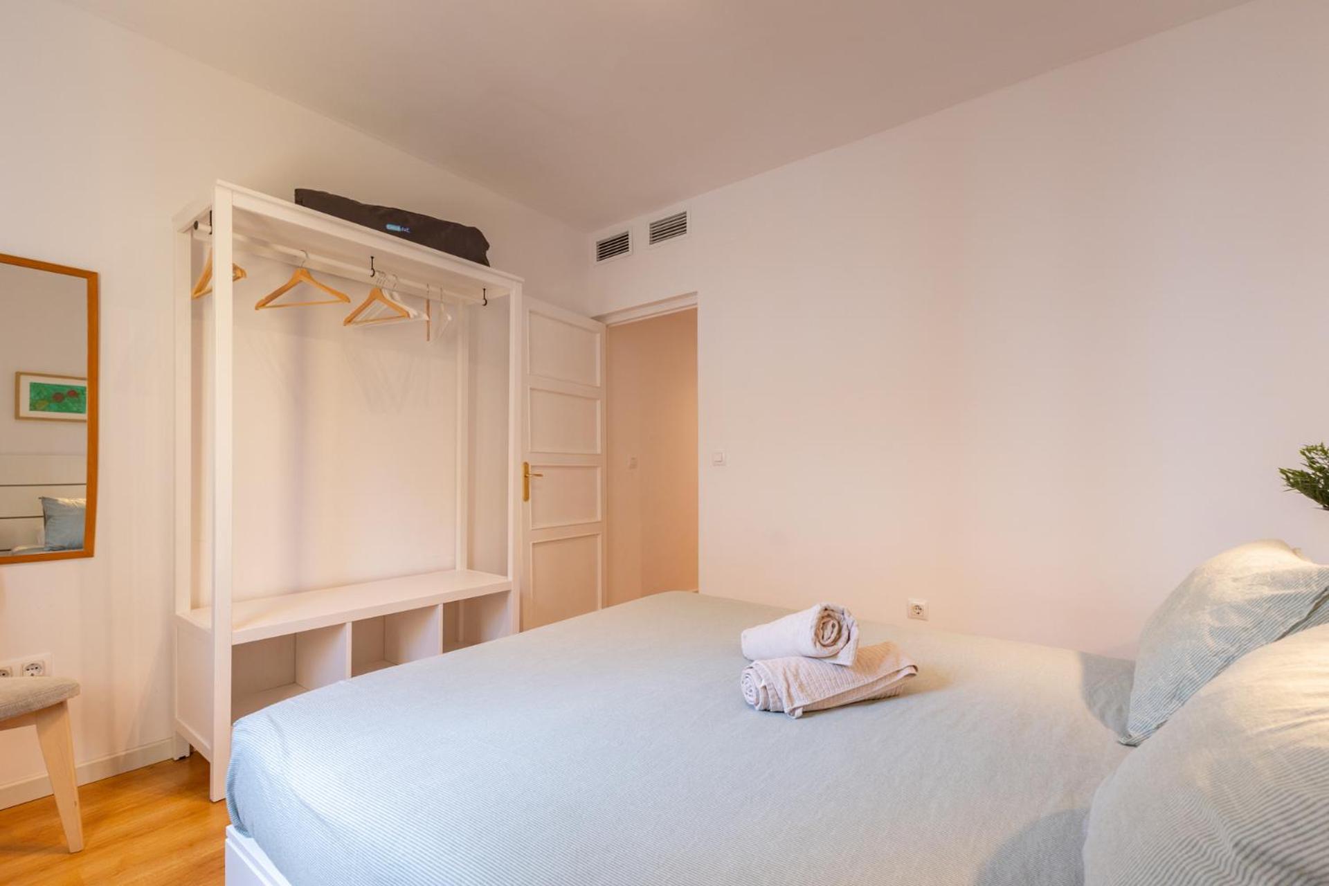 2 Bedroom Virgen De Begona Sevilla