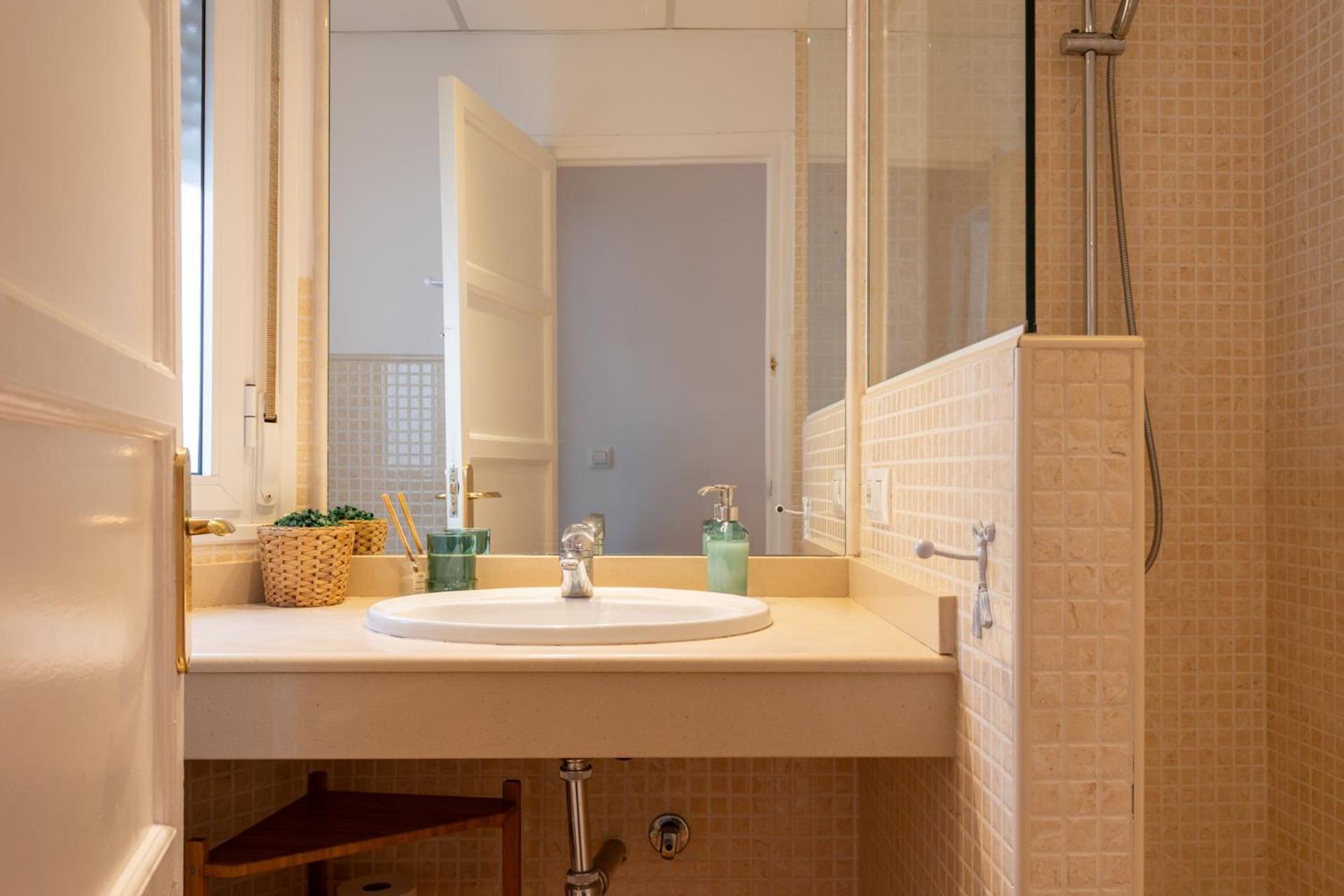 2 Bedroom Virgen De Begona Apartment *