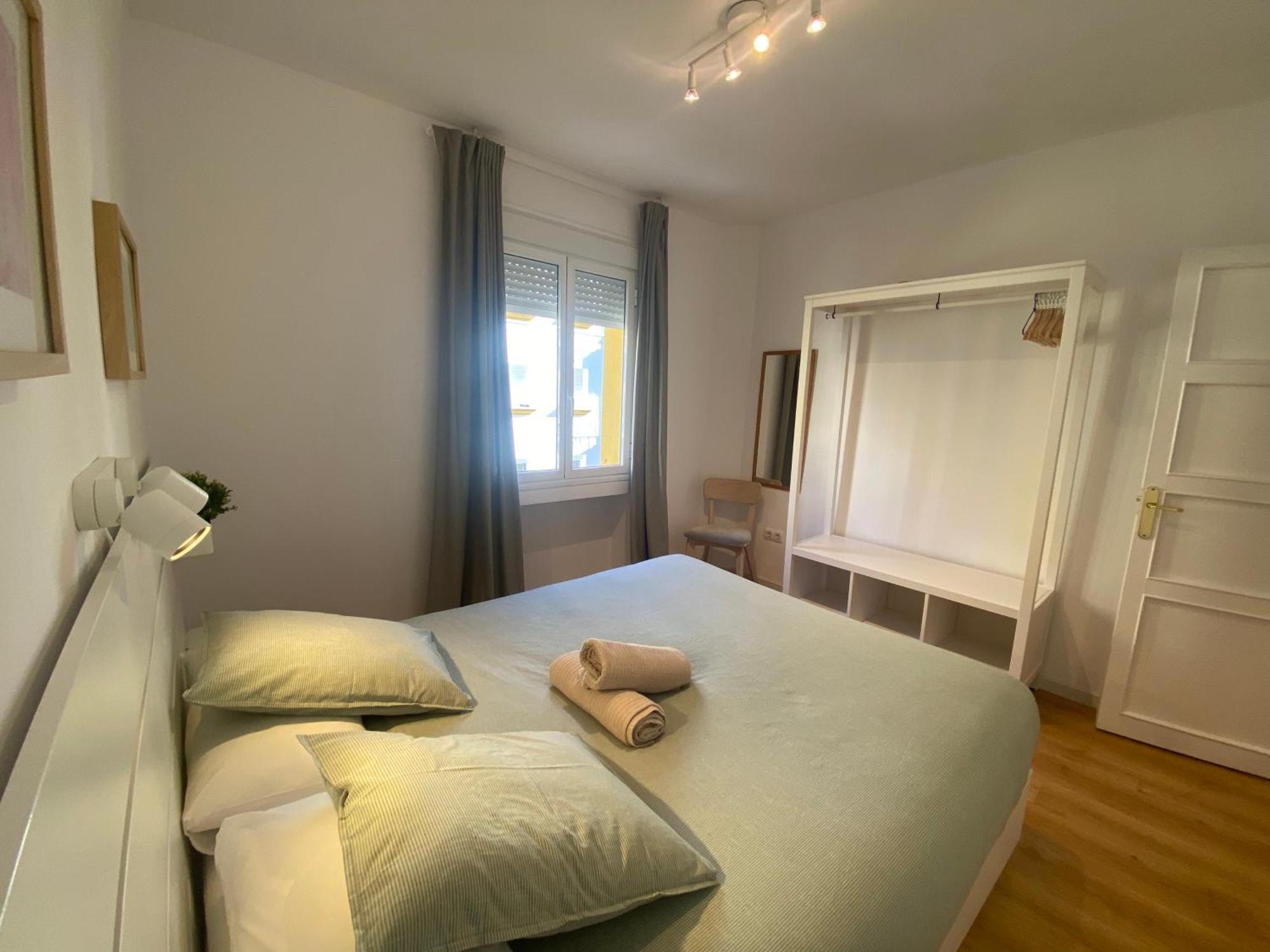 2 Bedroom Virgen De Begona Sevilla