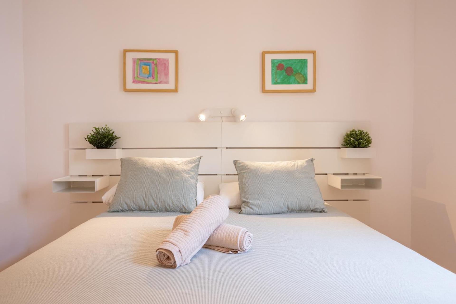 2 Bedroom Virgen De Begona * Siviglia